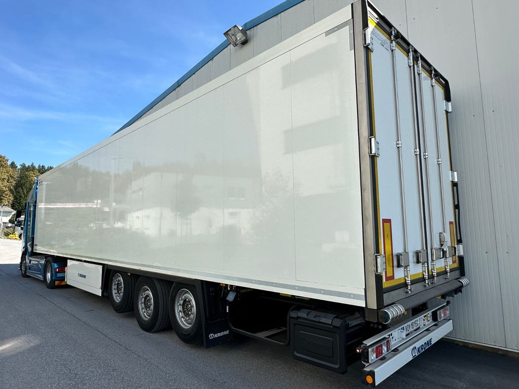 Krone SD 27 Thermoking Spectrum Multitemp Pharma Safe - Poluprikolica hladnjača: slika Krone SD 27 Thermoking Spectrum Multitemp Pharma Safe - Poluprikolica hladnjača Krone SD 27 Thermoking Spectrum Multitemp Pharma Safe - Poluprikolica hladnjača: slika Krone SD 27 Thermoking Spectrum Multitemp Pharma Safe - Poluprikolica hladnjača