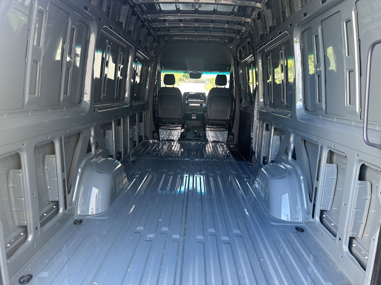 Mercedes-Benz Sprinter 317 cdi - Kamp kombi: slika Mercedes-Benz Sprinter 317 cdi - Kamp kombi Mercedes-Benz Sprinter 317 cdi - Kamp kombi: slika Mercedes-Benz Sprinter 317 cdi - Kamp kombi