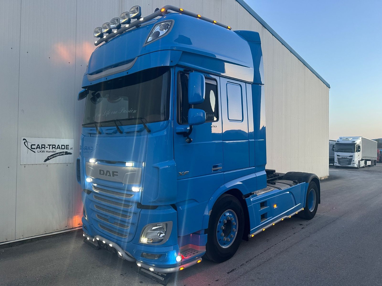 DAF XF 530 SSC Standklima Hyd. VOLL - Tegljač: slika DAF XF 530 SSC Standklima Hyd. VOLL - Tegljač DAF XF 530 SSC Standklima Hyd. VOLL - Tegljač: slika DAF XF 530 SSC Standklima Hyd. VOLL - Tegljač