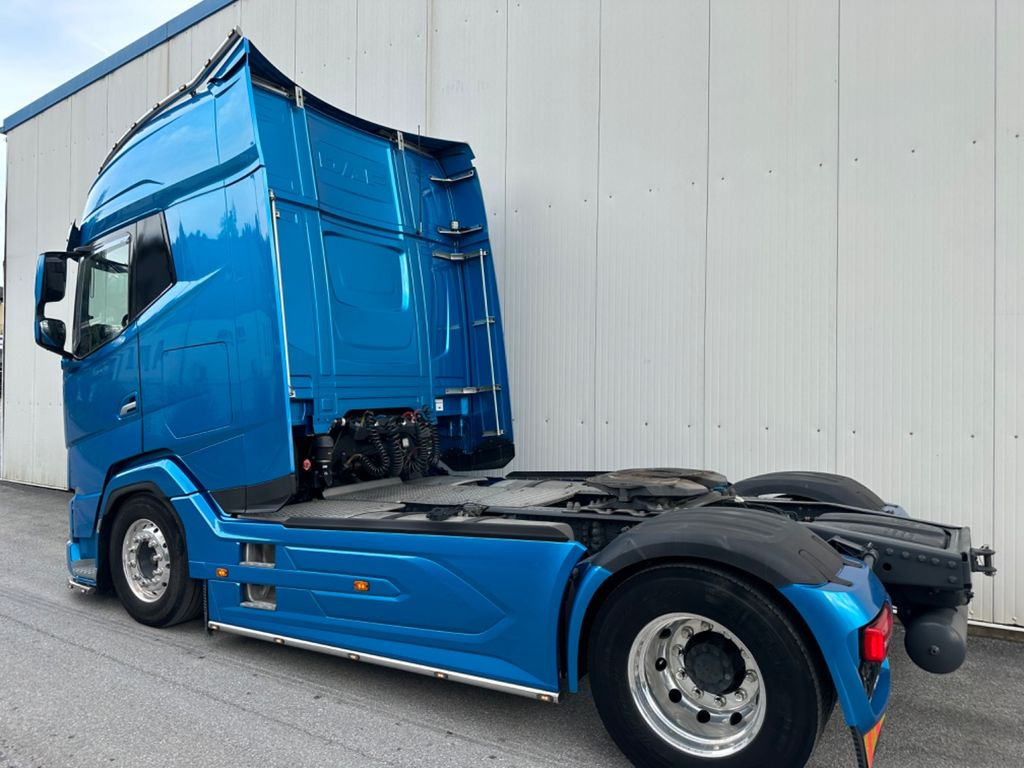 DAF XG+530 Vollausstattung - Tegljač: slika DAF XG+530 Vollausstattung - Tegljač DAF XG+530 Vollausstattung - Tegljač: slika DAF XG+530 Vollausstattung - Tegljač