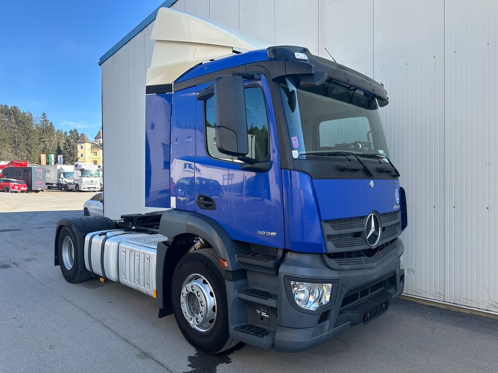 Mercedes-Benz Antos 1836 Mercedes-Benz Antos 1836 - Tegljač: slika Mercedes-Benz Antos 1836 Mercedes-Benz Antos 1836 - Tegljač Mercedes-Benz Antos 1836 Mercedes-Benz Antos 1836 - Tegljač: slika Mercedes-Benz Antos 1836 Mercedes-Benz Antos 1836 - Tegljač