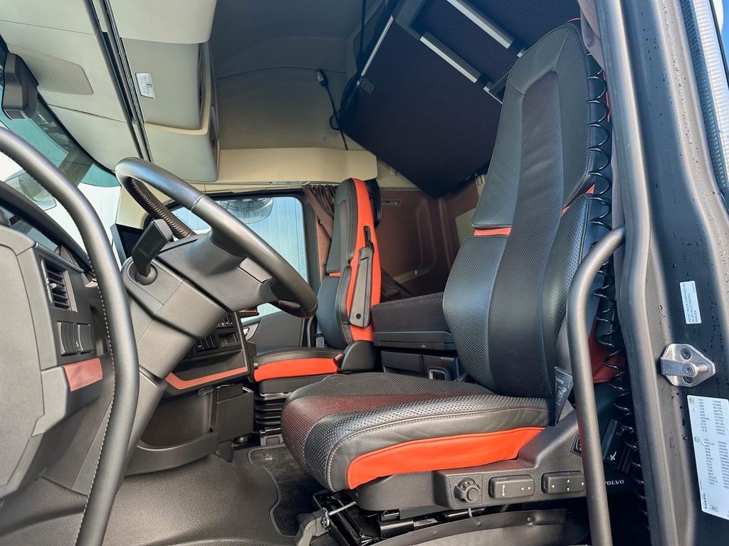 Volvo FH 750 XL Retarder Vollausstattung - Tegljač: slika Volvo FH 750 XL Retarder Vollausstattung - Tegljač Volvo FH 750 XL Retarder Vollausstattung - Tegljač: slika Volvo FH 750 XL Retarder Vollausstattung - Tegljač