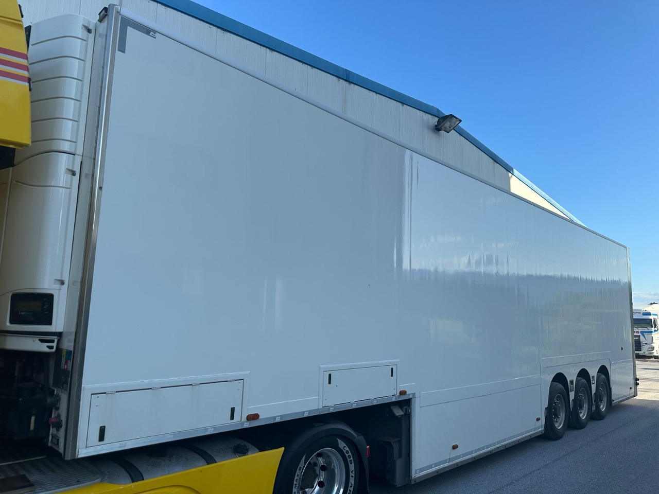 Van Eck Dubbeldeck T3Z Carrier - Poluprikolica sa zatvorenim sandukom: slika Van Eck Dubbeldeck T3Z Carrier - Poluprikolica sa zatvorenim sandukom Van Eck Dubbeldeck T3Z Carrier - Poluprikolica sa zatvorenim sandukom: slika Van Eck Dubbeldeck T3Z Carrier - Poluprikolica sa zatvorenim sandukom