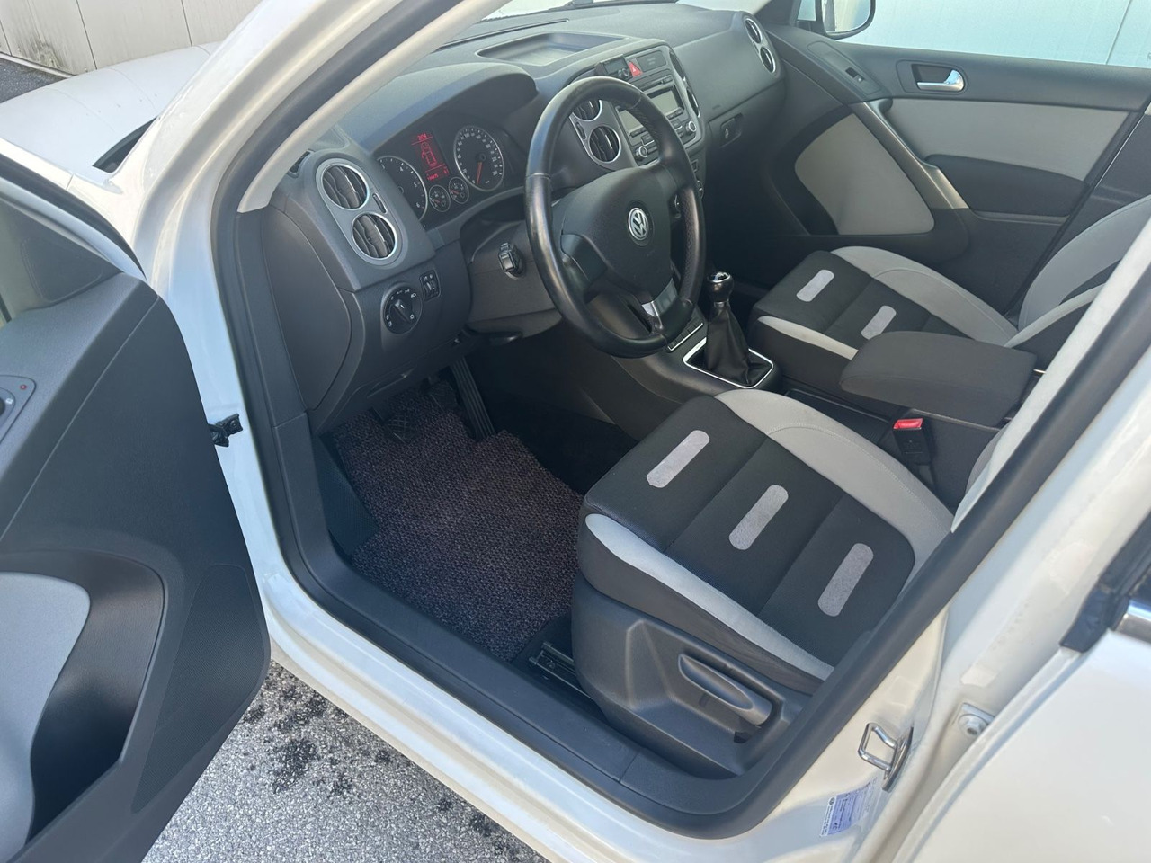 Volkswagen Tiguan 2.0 TDI 4MOTION Trend & Fun - SUV: slika Volkswagen Tiguan 2.0 TDI 4MOTION Trend & Fun - SUV Volkswagen Tiguan 2.0 TDI 4MOTION Trend & Fun - SUV: slika Volkswagen Tiguan 2.0 TDI 4MOTION Trend & Fun - SUV