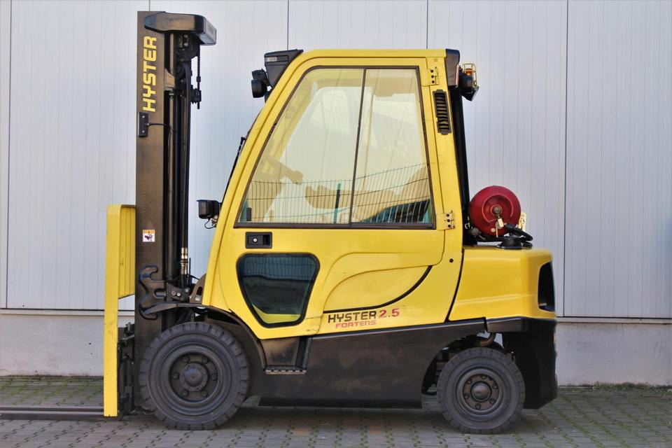 HYSTER H2.5FT Gas 2500kg Kabine 2018 Stapler UVV ✅ - Plinski viličar: slika HYSTER H2.5FT Gas 2500kg Kabine 2018 Stapler UVV ✅ - Plinski viličar HYSTER H2.5FT Gas 2500kg Kabine 2018 Stapler UVV ✅ - Plinski viličar: slika HYSTER H2.5FT Gas 2500kg Kabine 2018 Stapler UVV ✅ - Plinski viličar