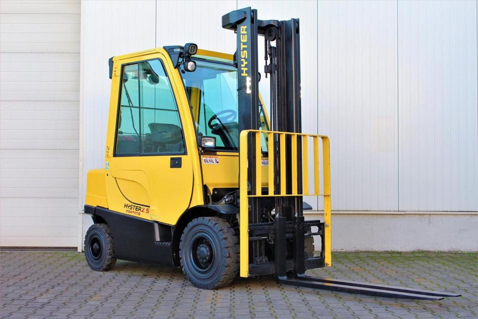 HYSTER H2.5FT Gas 2500kg Kabine 2018 Stapler UVV ✅ - Plinski viličar: slika HYSTER H2.5FT Gas 2500kg Kabine 2018 Stapler UVV ✅ - Plinski viličar HYSTER H2.5FT Gas 2500kg Kabine 2018 Stapler UVV ✅ - Plinski viličar: slika HYSTER H2.5FT Gas 2500kg Kabine 2018 Stapler UVV ✅ - Plinski viličar