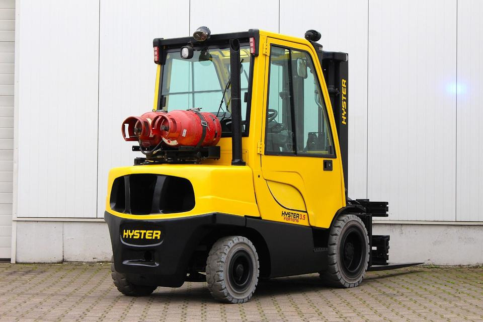 HYSTER H3.5FT Gas Drehgerät Triplex UVV - Plinski viličar: slika HYSTER H3.5FT Gas Drehgerät Triplex UVV - Plinski viličar HYSTER H3.5FT Gas Drehgerät Triplex UVV - Plinski viličar: slika HYSTER H3.5FT Gas Drehgerät Triplex UVV - Plinski viličar