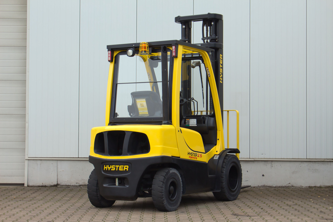 HYSTER Hyster H2.5FT - nur 1370h - Bj. 2013 - mit Beleuchtung - Diesel viličar: slika HYSTER Hyster H2.5FT - nur 1370h - Bj. 2013 - mit Beleuchtung - Diesel viličar HYSTER Hyster H2.5FT - nur 1370h - Bj. 2013 - mit Beleuchtung - Diesel viličar: slika HYSTER Hyster H2.5FT - nur 1370h - Bj. 2013 - mit Beleuchtung - Diesel viličar