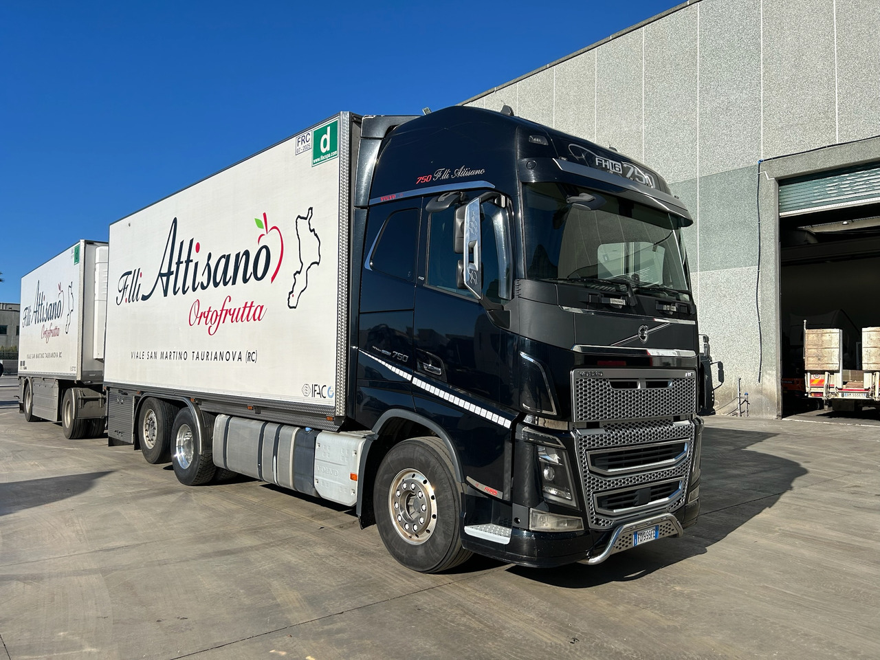 VOLVO FH 750 - Kamion hladnjača: slika VOLVO FH 750 - Kamion hladnjača VOLVO FH 750 - Kamion hladnjača: slika VOLVO FH 750 - Kamion hladnjača
