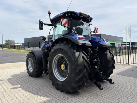 New Holland T7.300 PLMi - Drugi strojevi: slika New Holland T7.300 PLMi - Drugi strojevi New Holland T7.300 PLMi - Drugi strojevi: slika New Holland T7.300 PLMi - Drugi strojevi