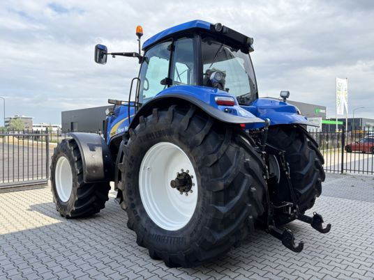 New Holland T8050 - Traktor: slika New Holland T8050 - Traktor New Holland T8050 - Traktor: slika New Holland T8050 - Traktor