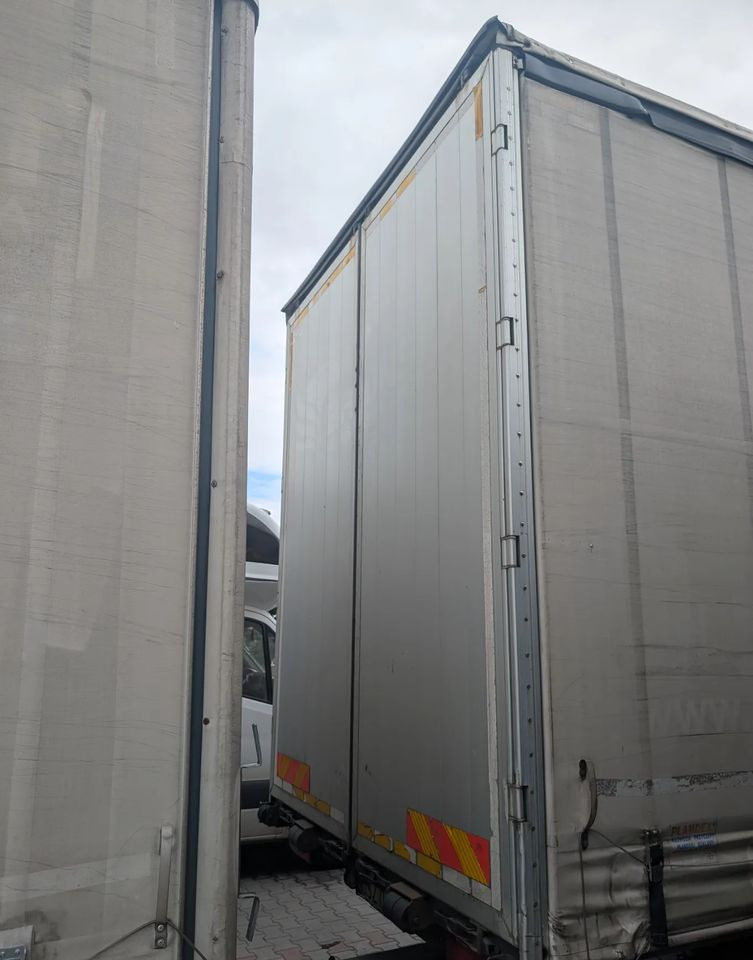 Kamion s ceradom MAN TRUCK TGL: slika Kamion s ceradom MAN TRUCK TGL Kamion s ceradom MAN TRUCK TGL: slika Kamion s ceradom MAN TRUCK TGL