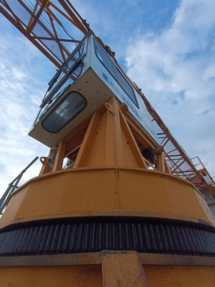 Liebherr 112 EC-H Litronic - Toranjska dizalica: slika Liebherr 112 EC-H Litronic - Toranjska dizalica Liebherr 112 EC-H Litronic - Toranjska dizalica: slika Liebherr 112 EC-H Litronic - Toranjska dizalica