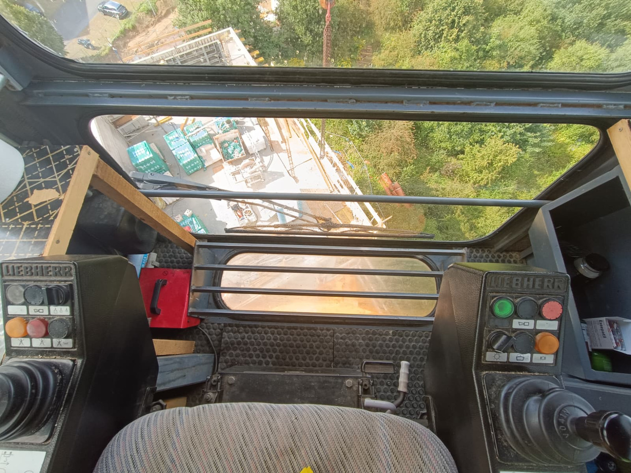 Liebherr 112 EC-H Litronic - Toranjska dizalica: slika Liebherr 112 EC-H Litronic - Toranjska dizalica Liebherr 112 EC-H Litronic - Toranjska dizalica: slika Liebherr 112 EC-H Litronic - Toranjska dizalica