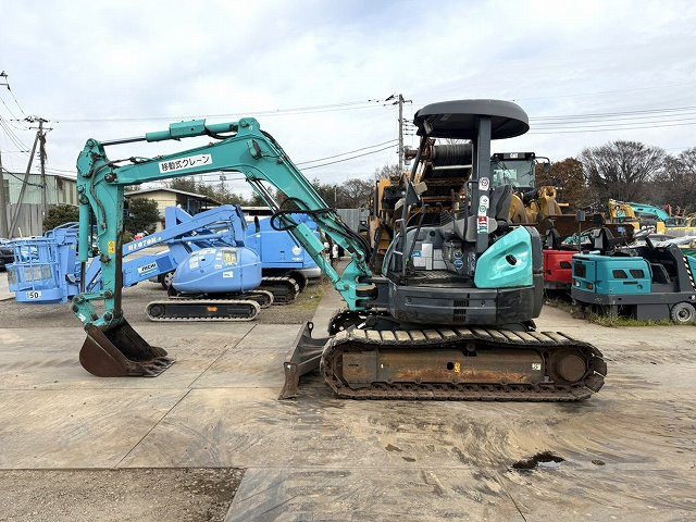 KOBELCO SK40SR-5 - Mini bager: slika KOBELCO SK40SR-5 - Mini bager KOBELCO SK40SR-5 - Mini bager: slika KOBELCO SK40SR-5 - Mini bager