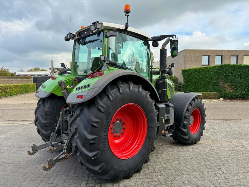 Fendt 724 Vario Gen 6 Profi Plus - Traktor: slika Fendt 724 Vario Gen 6 Profi Plus - Traktor Fendt 724 Vario Gen 6 Profi Plus - Traktor: slika Fendt 724 Vario Gen 6 Profi Plus - Traktor