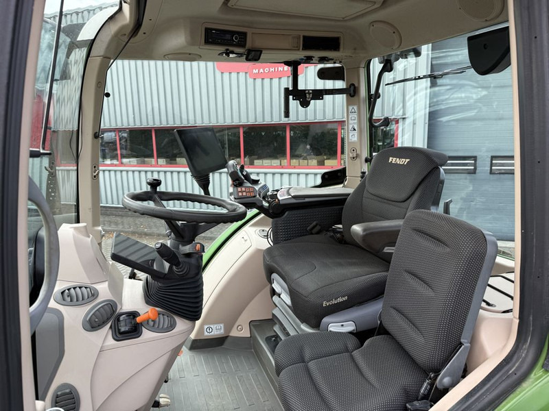 Fendt 724 Vario Gen 6 Profi Plus - Traktor: slika Fendt 724 Vario Gen 6 Profi Plus - Traktor Fendt 724 Vario Gen 6 Profi Plus - Traktor: slika Fendt 724 Vario Gen 6 Profi Plus - Traktor