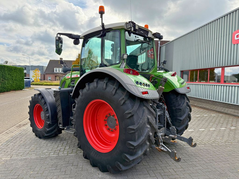 Fendt 724 Vario Gen 6 Profi Plus - Traktor: slika Fendt 724 Vario Gen 6 Profi Plus - Traktor Fendt 724 Vario Gen 6 Profi Plus - Traktor: slika Fendt 724 Vario Gen 6 Profi Plus - Traktor
