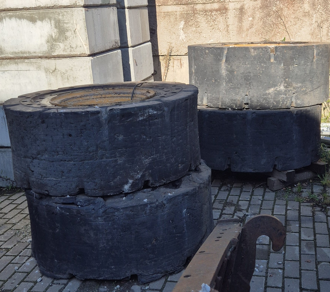 JCB 426, 435, 436 - Kompletan kotač za Utovarivač na kotačima: slika JCB 426, 435, 436 - Kompletan kotač za Utovarivač na kotačima JCB 426, 435, 436 - Kompletan kotač za Utovarivač na kotačima: slika JCB 426, 435, 436 - Kompletan kotač za Utovarivač na kotačima