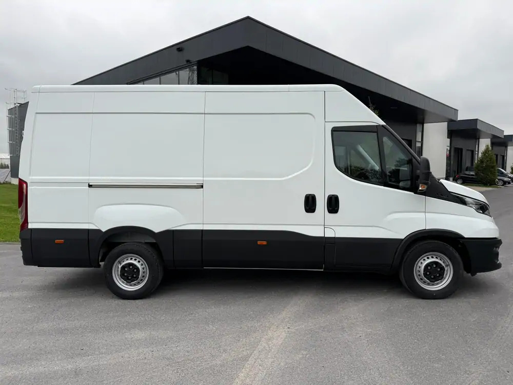 Iveco Daily 35-140 *L2H2*DISPO DE STOCK*Airco*Cruise control - Furgon: slika Iveco Daily 35-140 *L2H2*DISPO DE STOCK*Airco*Cruise control - Furgon Iveco Daily 35-140 *L2H2*DISPO DE STOCK*Airco*Cruise control - Furgon: slika Iveco Daily 35-140 *L2H2*DISPO DE STOCK*Airco*Cruise control - Furgon