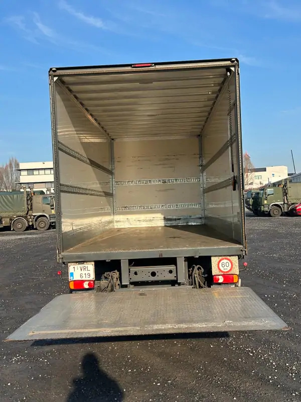 Kamion sandučar Iveco ML120E280 *Hayon 2000 kg*280 CV*caisse 7m8: slika Kamion sandučar Iveco ML120E280 *Hayon 2000 kg*280 CV*caisse 7m8