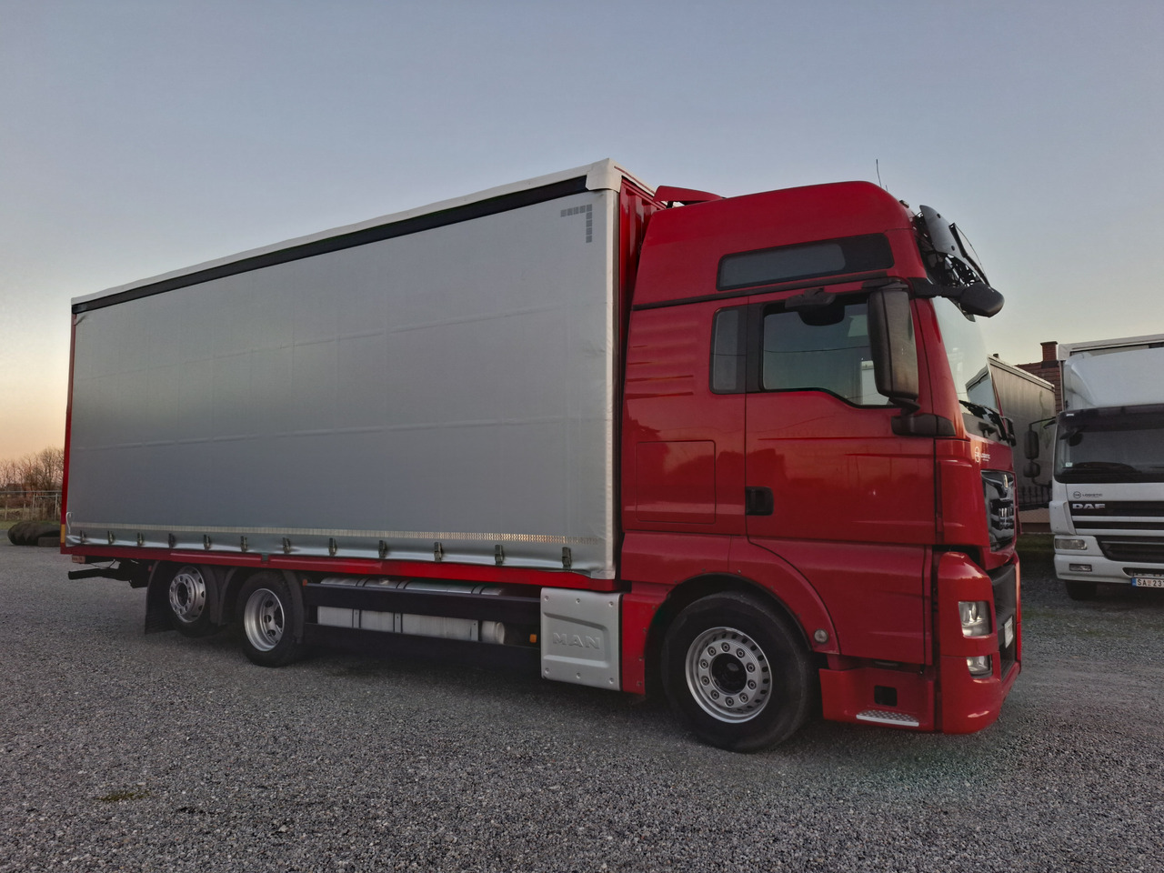 MAN TGX 26.440 E6 - Kamion s ceradom: slika MAN TGX 26.440 E6 - Kamion s ceradom MAN TGX 26.440 E6 - Kamion s ceradom: slika MAN TGX 26.440 E6 - Kamion s ceradom