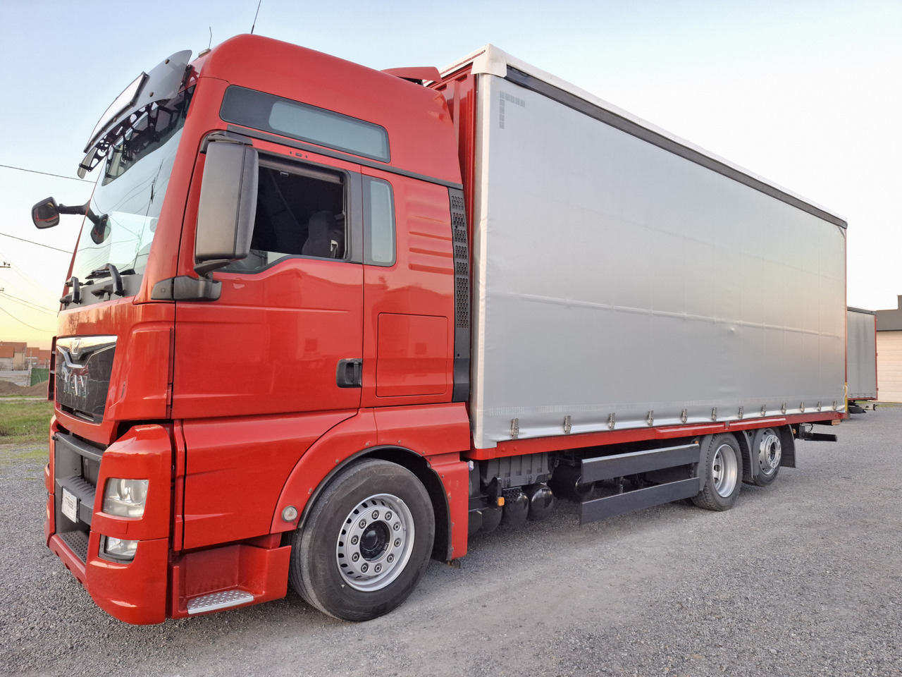 MAN TGX 26.440 E6 - Kamion s ceradom: slika MAN TGX 26.440 E6 - Kamion s ceradom MAN TGX 26.440 E6 - Kamion s ceradom: slika MAN TGX 26.440 E6 - Kamion s ceradom