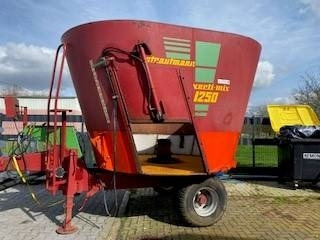 Strautmann Vertimix 1250 - Vagon-miješalica za krmivo: slika Strautmann Vertimix 1250 - Vagon-miješalica za krmivo Strautmann Vertimix 1250 - Vagon-miješalica za krmivo: slika Strautmann Vertimix 1250 - Vagon-miješalica za krmivo
