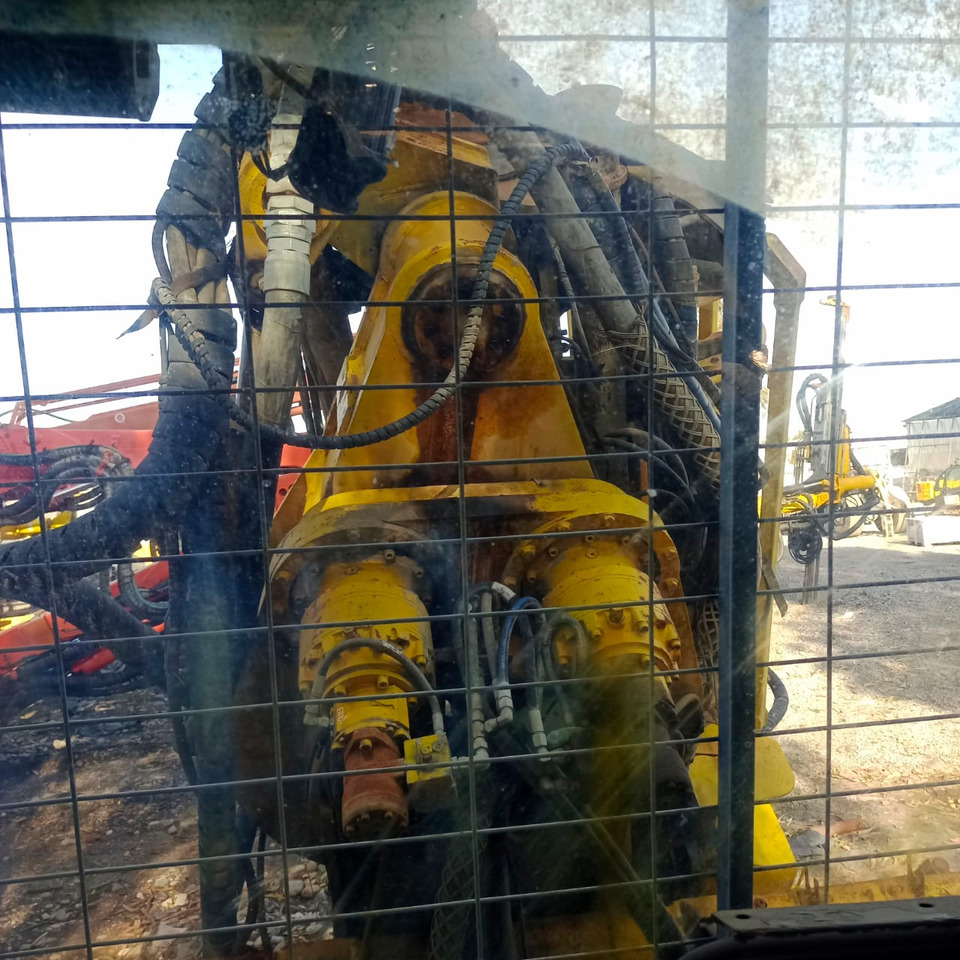 Atlas Copco SIMBA M4C DTH - Rudarski strojevi: slika Atlas Copco SIMBA M4C DTH - Rudarski strojevi Atlas Copco SIMBA M4C DTH - Rudarski strojevi: slika Atlas Copco SIMBA M4C DTH - Rudarski strojevi