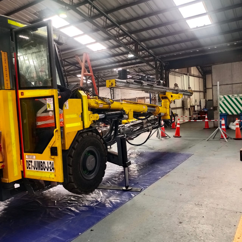 EPIROC BOOMER S2C - Direkcionalna bušilica: slika EPIROC BOOMER S2C - Direkcionalna bušilica EPIROC BOOMER S2C - Direkcionalna bušilica: slika EPIROC BOOMER S2C - Direkcionalna bušilica