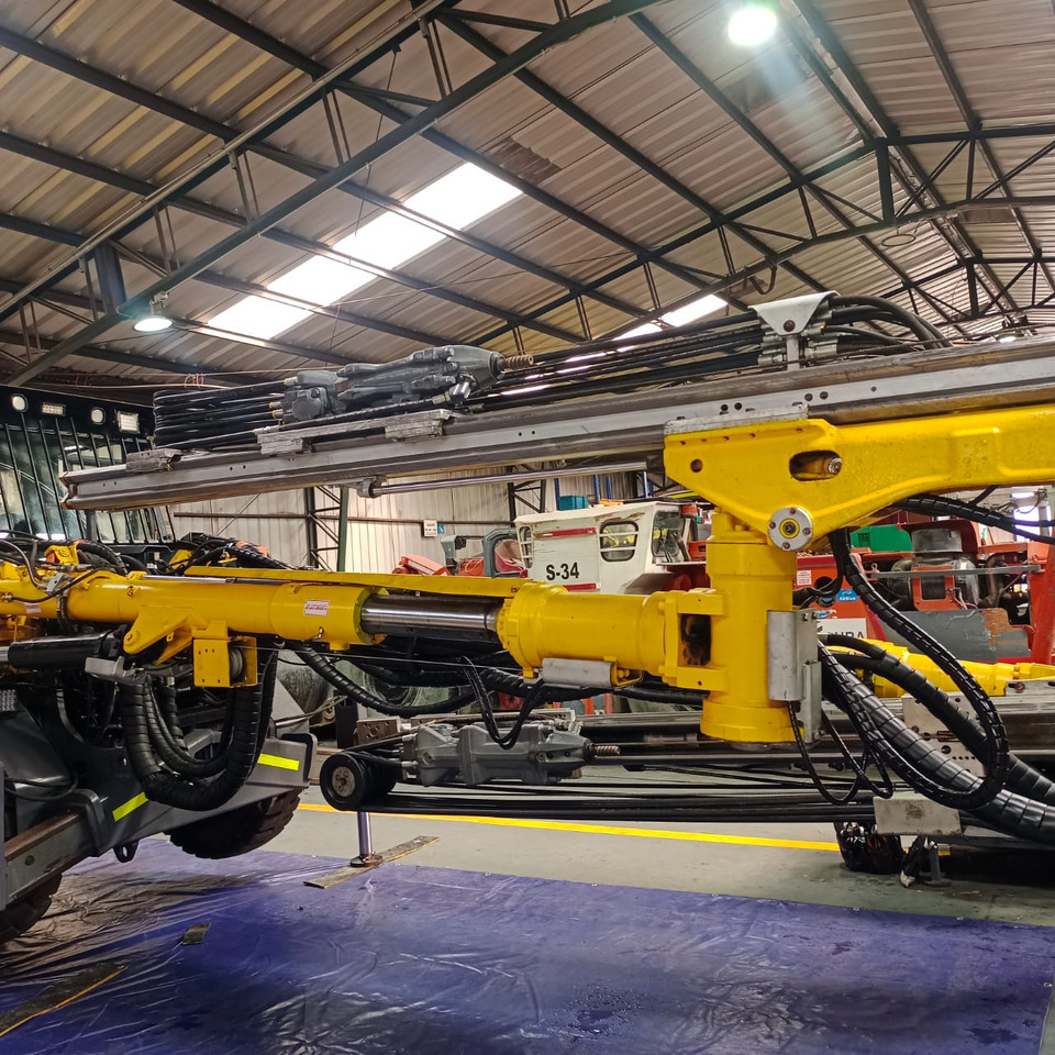 EPIROC BOOMER S2C - Direkcionalna bušilica: slika EPIROC BOOMER S2C - Direkcionalna bušilica EPIROC BOOMER S2C - Direkcionalna bušilica: slika EPIROC BOOMER S2C - Direkcionalna bušilica