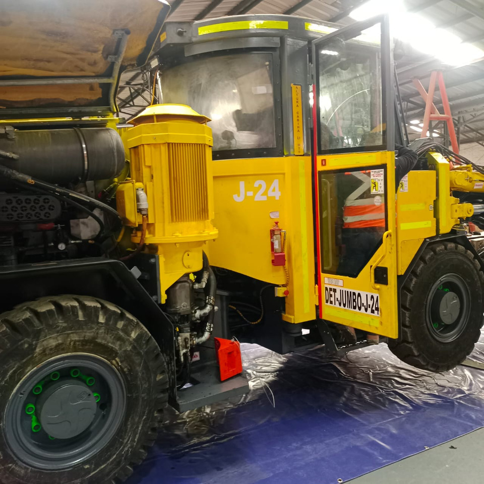 EPIROC BOOMER S2C - Direkcionalna bušilica: slika EPIROC BOOMER S2C - Direkcionalna bušilica EPIROC BOOMER S2C - Direkcionalna bušilica: slika EPIROC BOOMER S2C - Direkcionalna bušilica