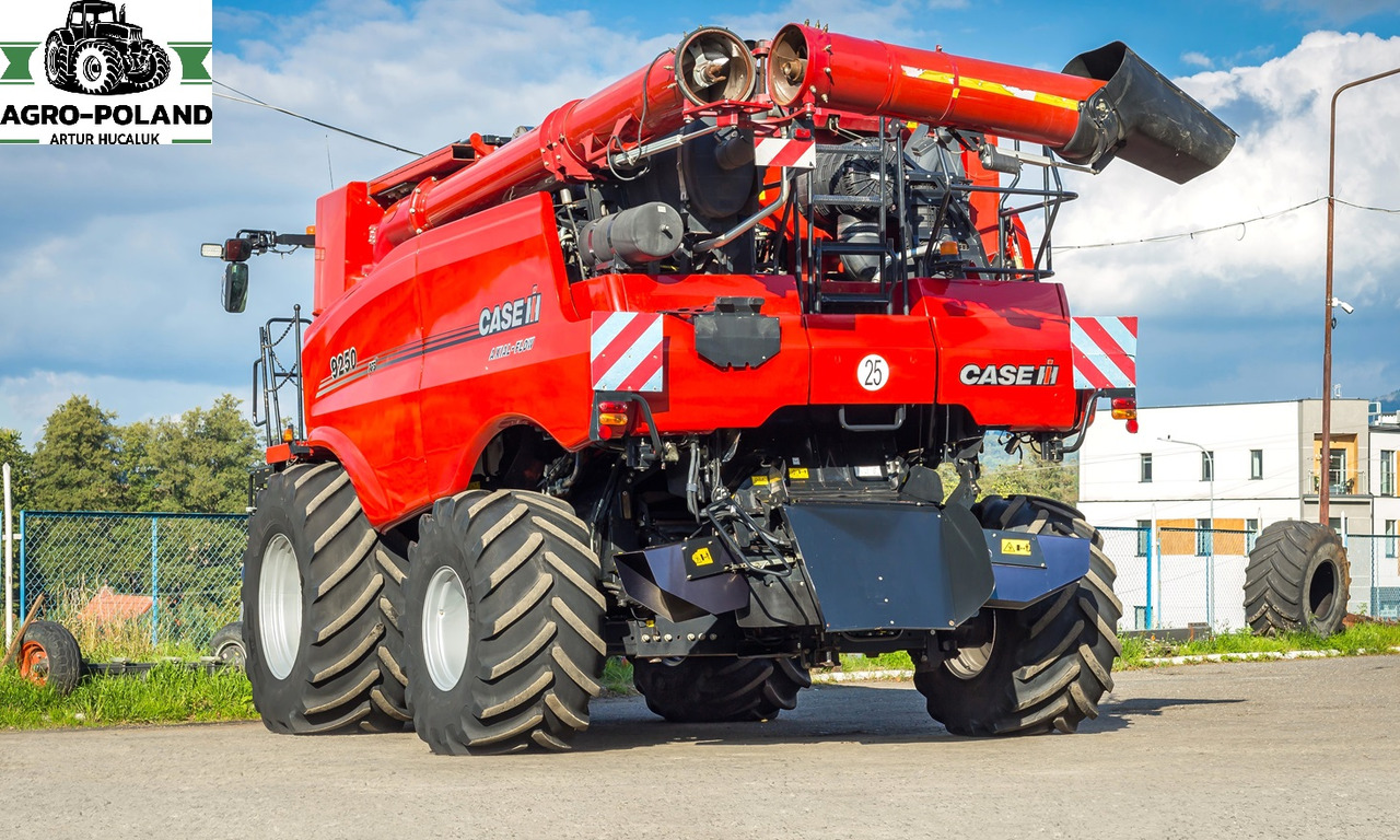 CASE IH IH 9250 AFS - 2019 ROK - 4X4 - 10,7 M. - GPS - AUTOPILOT - 2754H - Kombajn za žetvu: slika CASE IH IH 9250 AFS - 2019 ROK - 4X4 - 10,7 M. - GPS - AUTOPILOT - 2754H - Kombajn za žetvu CASE IH IH 9250 AFS - 2019 ROK - 4X4 - 10,7 M. - GPS - AUTOPILOT - 2754H - Kombajn za žetvu: slika CASE IH IH 9250 AFS - 2019 ROK - 4X4 - 10,7 M. - GPS - AUTOPILOT - 2754H - Kombajn za žetvu