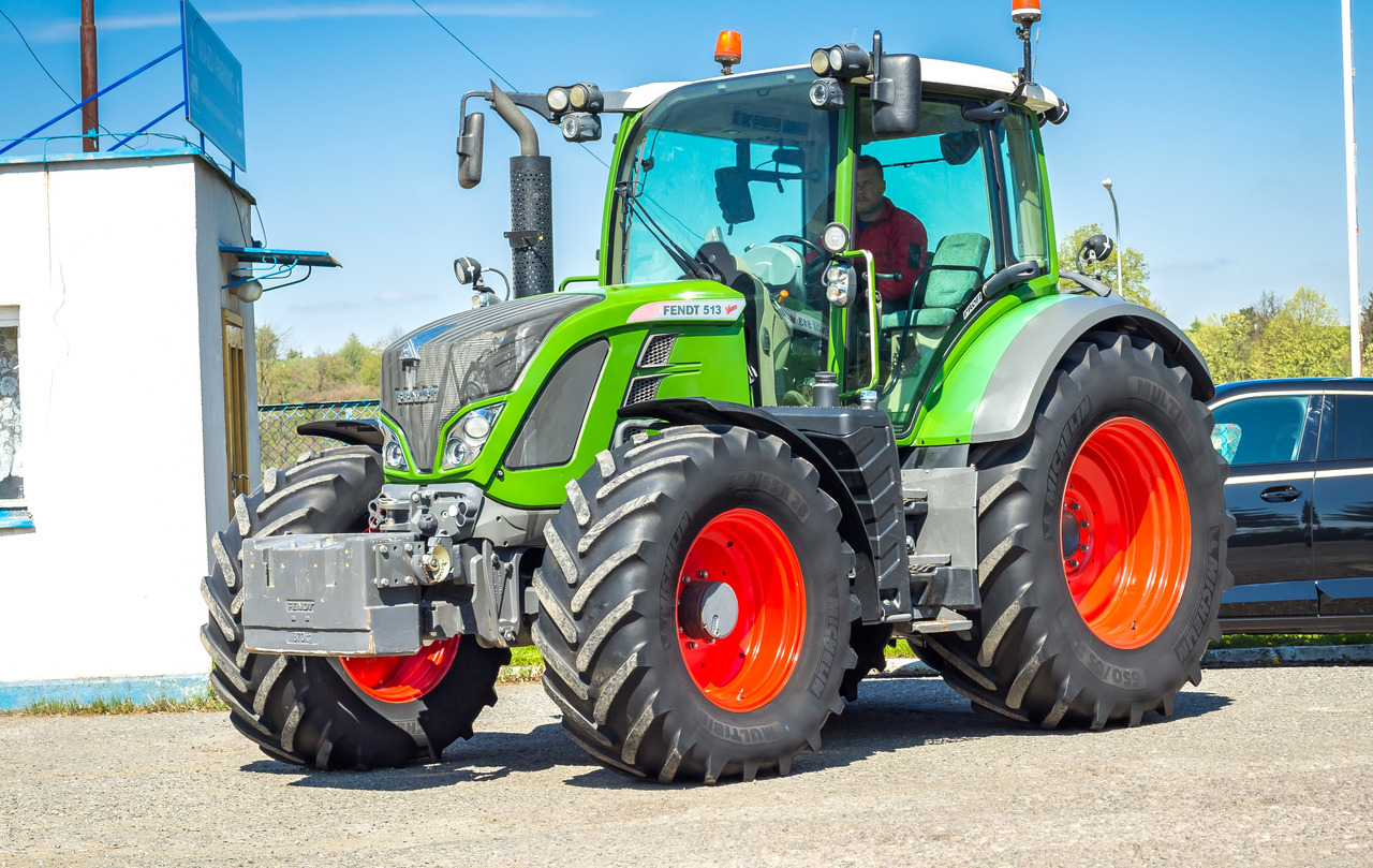 FENDT 513 VARIO - AUTOPILOT - 2016 ROK - ORYGINALNE OPONY - Traktor: slika FENDT 513 VARIO - AUTOPILOT - 2016 ROK - ORYGINALNE OPONY - Traktor FENDT 513 VARIO - AUTOPILOT - 2016 ROK - ORYGINALNE OPONY - Traktor: slika FENDT 513 VARIO - AUTOPILOT - 2016 ROK - ORYGINALNE OPONY - Traktor