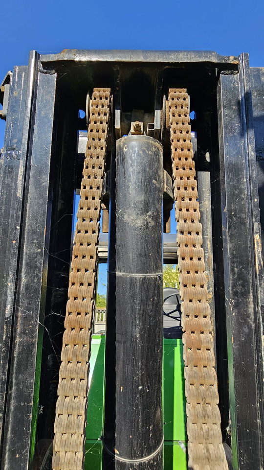 CATERPILLAR V330B - Viličar za teške terene: slika CATERPILLAR V330B - Viličar za teške terene CATERPILLAR V330B - Viličar za teške terene: slika CATERPILLAR V330B - Viličar za teške terene