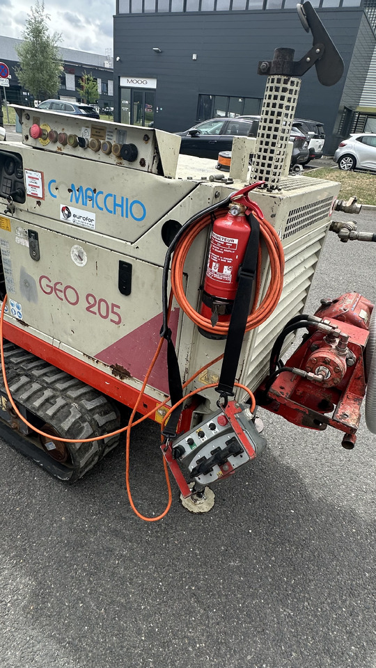 Comacchio GEO 205 - Platforma za bušenje: slika Comacchio GEO 205 - Platforma za bušenje Comacchio GEO 205 - Platforma za bušenje: slika Comacchio GEO 205 - Platforma za bušenje