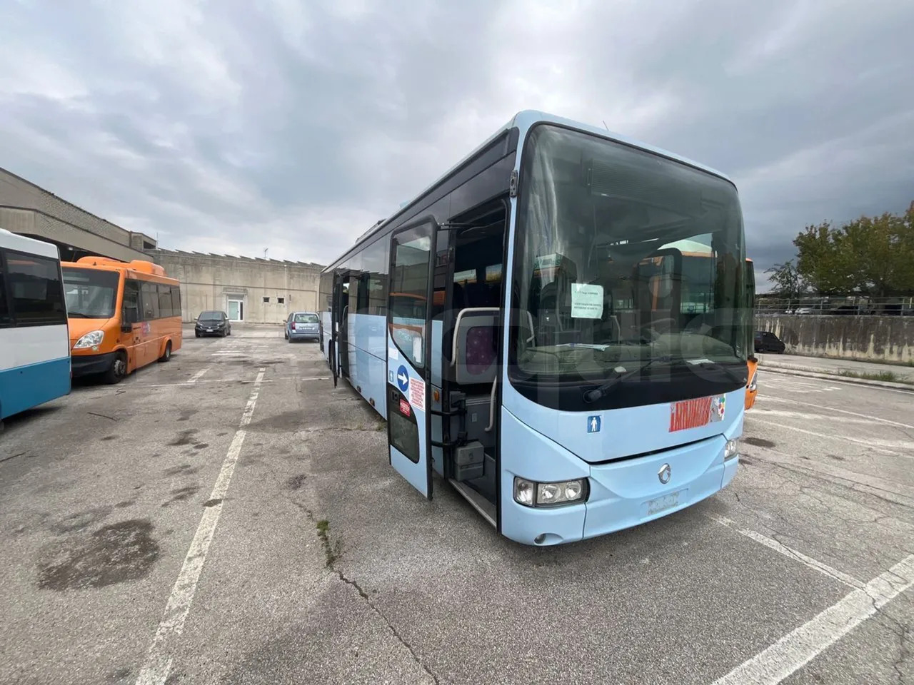 Bundle di 9 mezzi Irisbus - Arway Iveco - Sitcar Iveco - Sitcar Mercedes-Benz - Citaro Mercedes-Benz - Citaro Mercedes-Benz - Citaro Iveco - Citelis Iveco - Sitcar Fiat - Fiorino - Turistički autobus: slika Bundle di 9 mezzi Irisbus - Arway Iveco - Sitcar Iveco - Sitcar Mercedes-Benz - Citaro Mercedes-Benz - Citaro Mercedes-Benz - Citaro Iveco - Citelis Iveco - Sitcar Fiat - Fiorino - Turistički autobus Bundle di 9 mezzi Irisbus - Arway Iveco - Sitcar Iveco - Sitcar Mercedes-Benz - Citaro Mercedes-Benz - Citaro Mercedes-Benz - Citaro Iveco - Citelis Iveco - Sitcar Fiat - Fiorino - Turistički autobus: slika Bundle di 9 mezzi Irisbus - Arway Iveco - Sitcar Iveco - Sitcar Mercedes-Benz - Citaro Mercedes-Benz - Citaro Mercedes-Benz - Citaro Iveco - Citelis Iveco - Sitcar Fiat - Fiorino - Turistički autobus