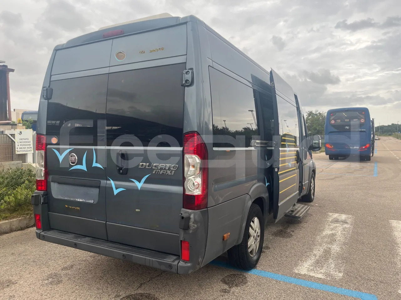 Fiat Ducato - Prigradski autobus: slika Fiat Ducato - Prigradski autobus Fiat Ducato - Prigradski autobus: slika Fiat Ducato - Prigradski autobus