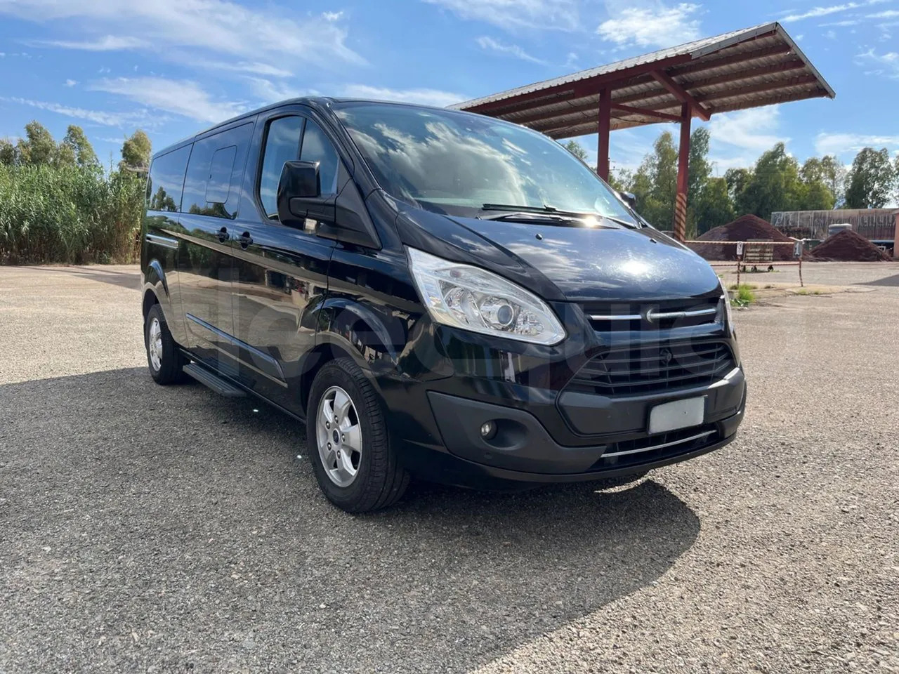 Ford Tourneo Custom - Prigradski autobus: slika Ford Tourneo Custom - Prigradski autobus Ford Tourneo Custom - Prigradski autobus: slika Ford Tourneo Custom - Prigradski autobus