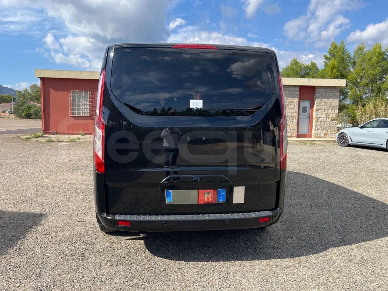 Ford Tourneo Custom - Prigradski autobus: slika Ford Tourneo Custom - Prigradski autobus Ford Tourneo Custom - Prigradski autobus: slika Ford Tourneo Custom - Prigradski autobus