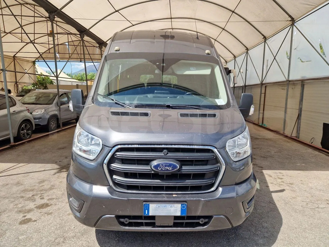 Ford Transit - Prigradski autobus: slika Ford Transit - Prigradski autobus Ford Transit - Prigradski autobus: slika Ford Transit - Prigradski autobus