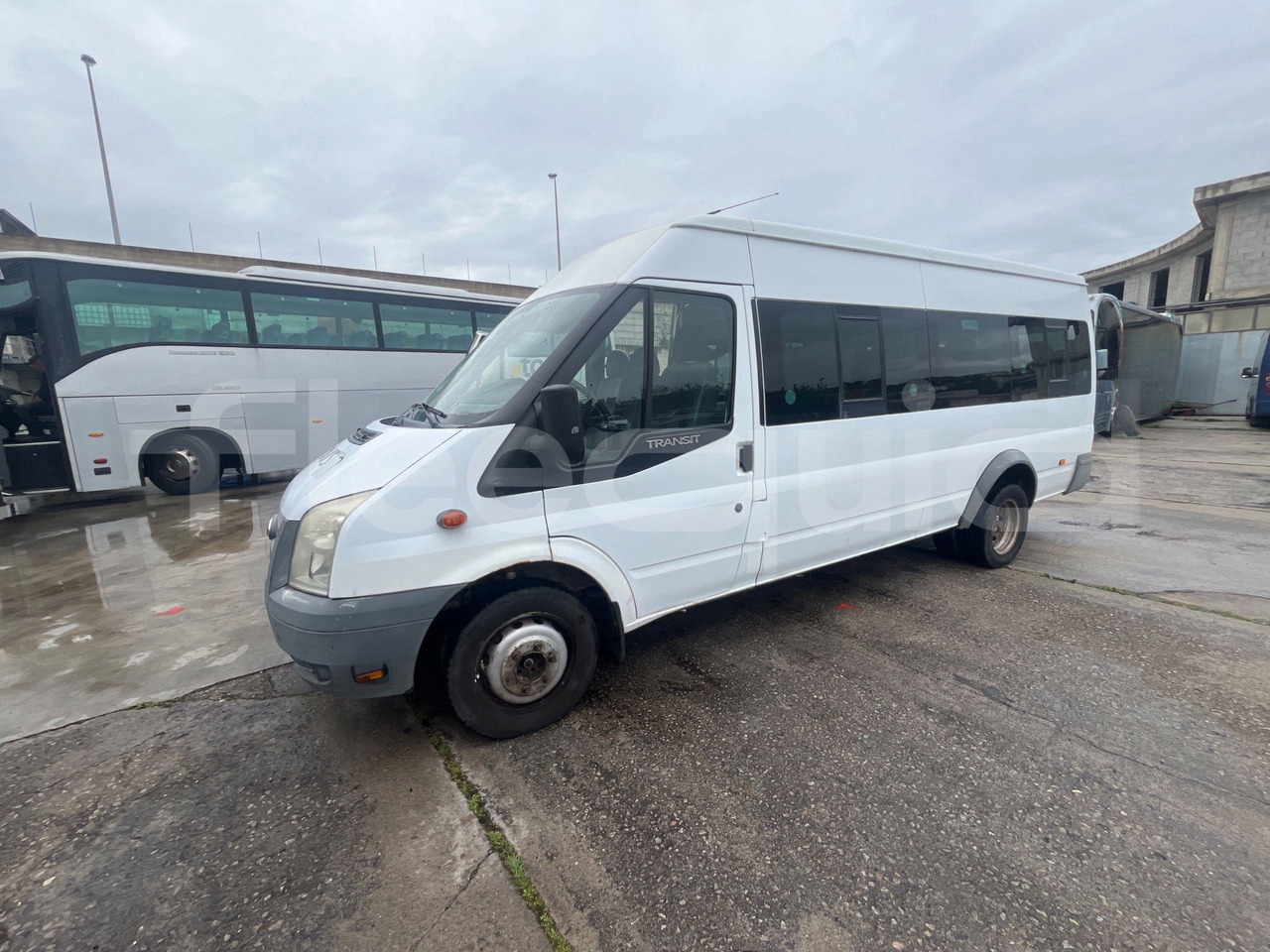Ford Transit - Prigradski autobus: slika Ford Transit - Prigradski autobus Ford Transit - Prigradski autobus: slika Ford Transit - Prigradski autobus