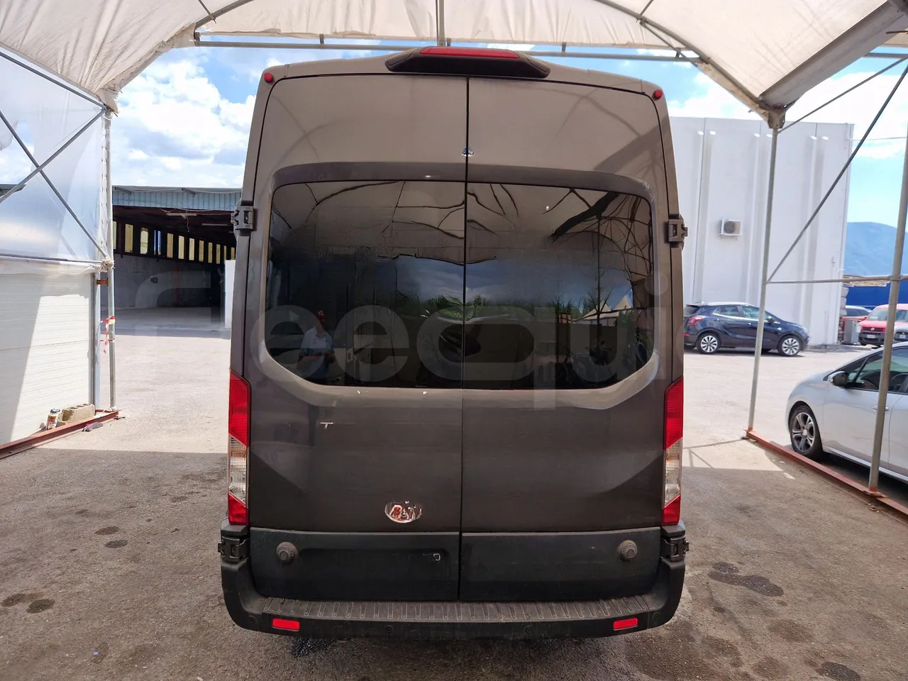 Ford Transit - Prigradski autobus: slika Ford Transit - Prigradski autobus Ford Transit - Prigradski autobus: slika Ford Transit - Prigradski autobus