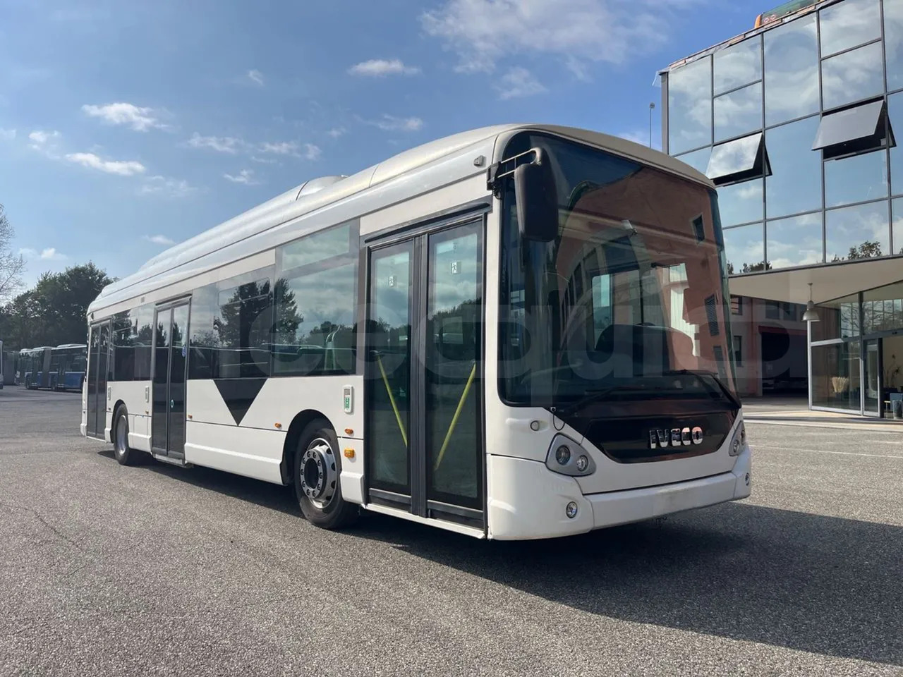 Heuliez GX 337 ELEC - Gradski autobus, Električni autobus: slika Heuliez GX 337 ELEC - Gradski autobus, Električni autobus Heuliez GX 337 ELEC - Gradski autobus, Električni autobus: slika Heuliez GX 337 ELEC - Gradski autobus, Električni autobus