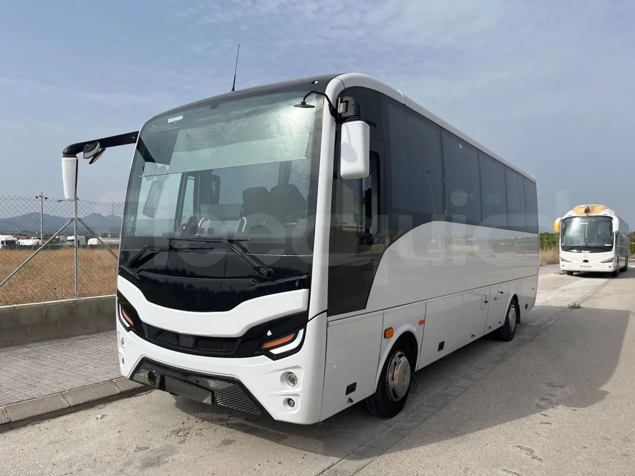 Isuzu Grand Toro - Turistički autobus: slika Isuzu Grand Toro - Turistički autobus Isuzu Grand Toro - Turistički autobus: slika Isuzu Grand Toro - Turistički autobus