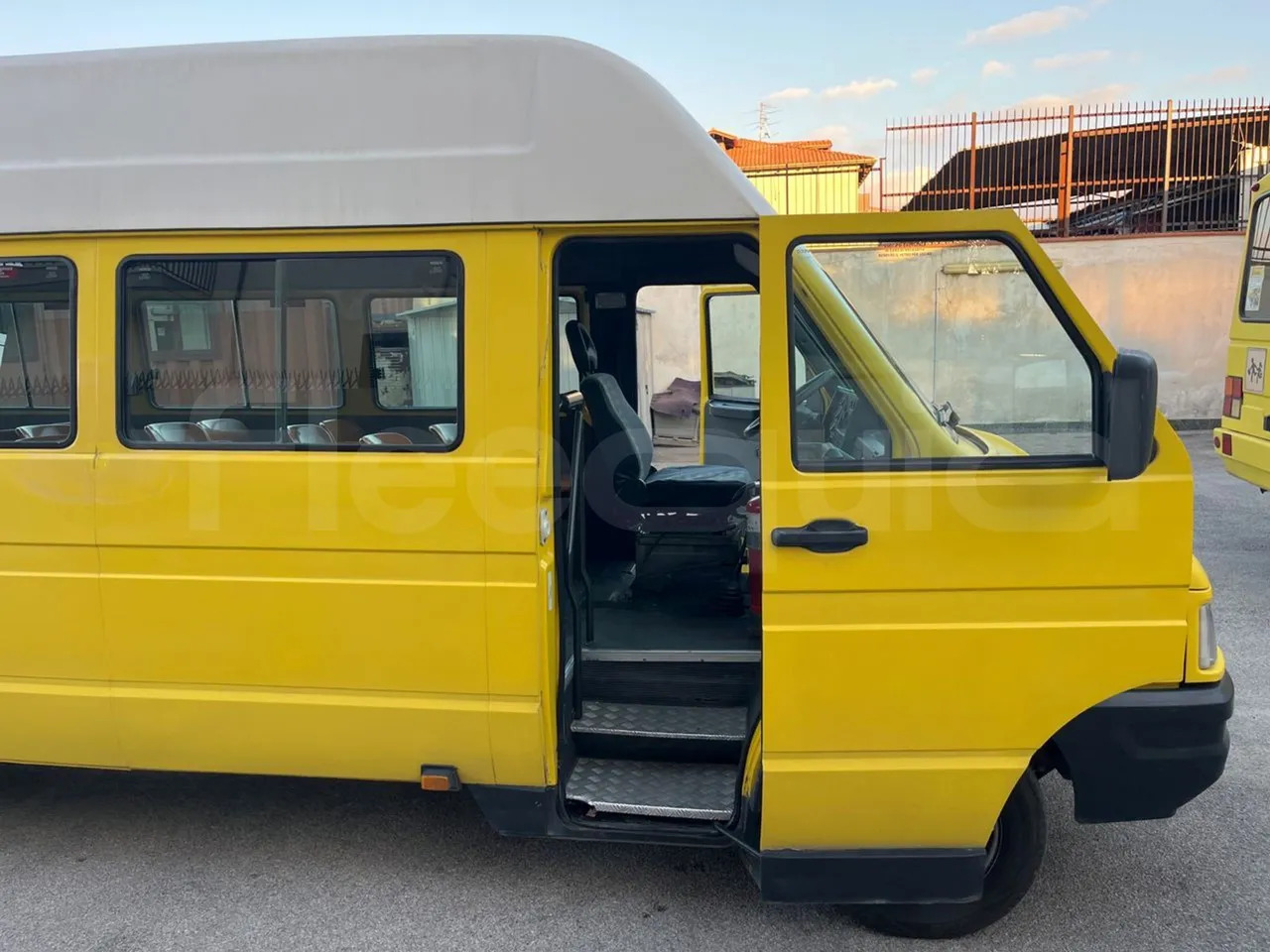 Minibus, Putnički kombi Iveco A45E10: slika Minibus, Putnički kombi Iveco A45E10