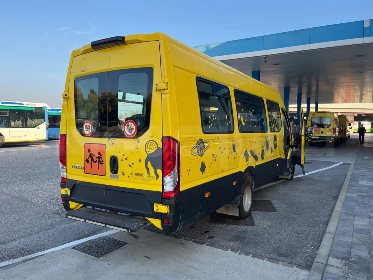 Školski autobus Iveco Daily: slika Školski autobus Iveco Daily Školski autobus Iveco Daily: slika Školski autobus Iveco Daily