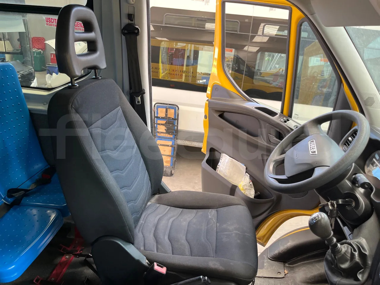Školski autobus Iveco Daily: slika Školski autobus Iveco Daily Školski autobus Iveco Daily: slika Školski autobus Iveco Daily