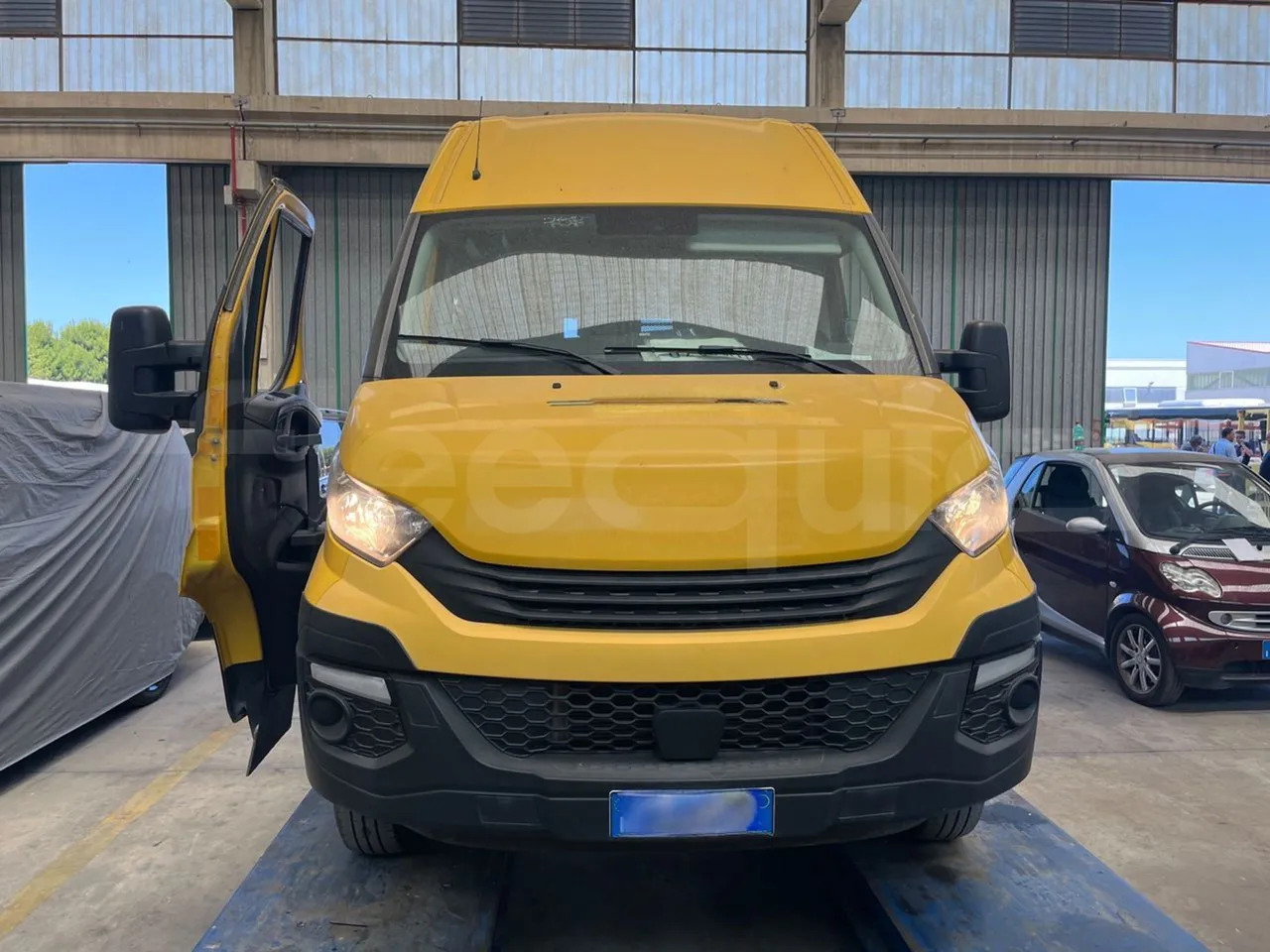 Iveco Daily - Školski autobus: slika Iveco Daily - Školski autobus Iveco Daily - Školski autobus: slika Iveco Daily - Školski autobus