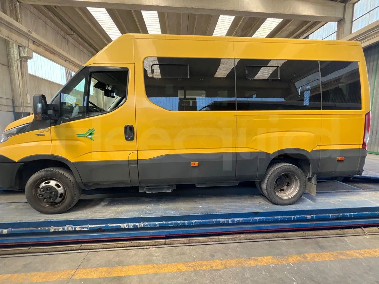 Školski autobus Iveco Daily: slika Školski autobus Iveco Daily
